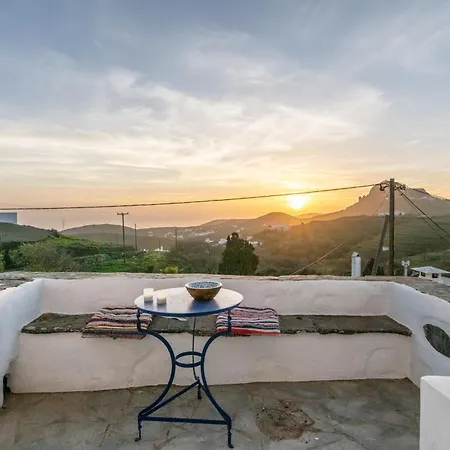 Tinos Sunset فيلة *